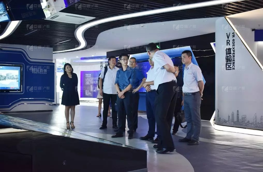 銅川市開發(fā)投資有限公司高層領(lǐng)導一行到訪臣通公司 銅川市開發(fā)投資有限公司高層領(lǐng)導一行到訪臣通公司